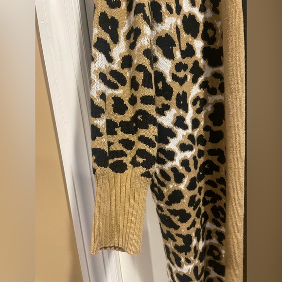 New York &Company Gently Worn Leopard Print Duster Cardigan Size XS. - Picture 3 of 4